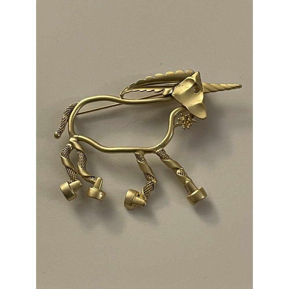 Novelty Pin Unicorn Gold Tone Abstract D11